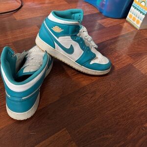 Nike Kids Teal and White Sneakers